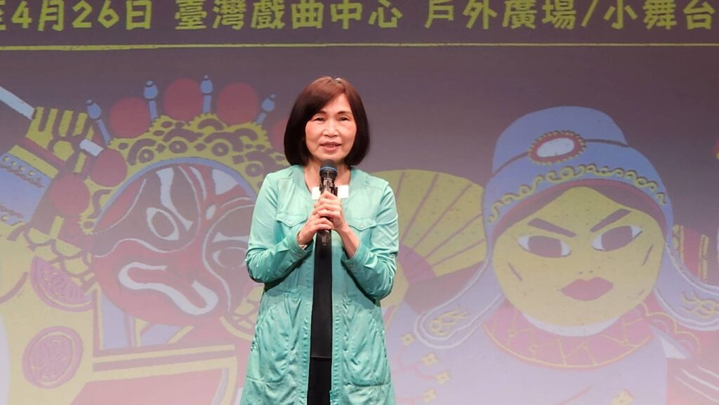 ▲傳藝中心主任陳悅宜肯定民間戲曲劇意提升計畫聯展的正面意義，將全力推動此一發展大計。（記者 辛澎祥/攝）