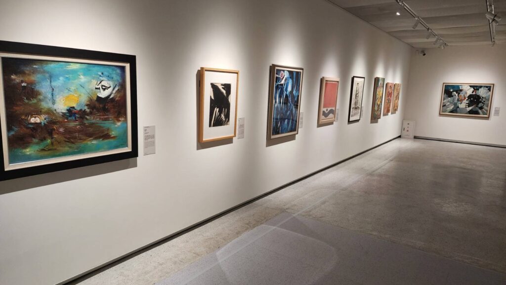 ▲史博館推出「巴西聖保羅雙年展」典藏展，呈現不同的藝術基調，提供給觀者新的觀感。（記者 辛澎祥/攝）
