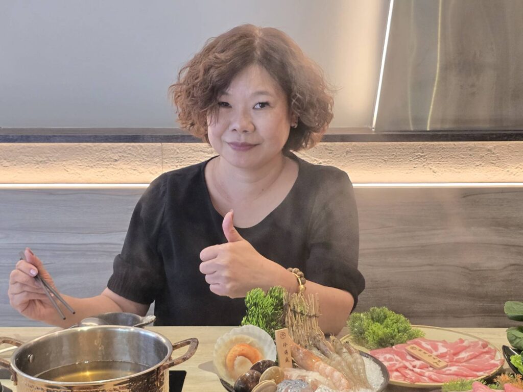 ▲侯宥淇對三本亭的品質掛保證,建請民眾與科技人在重視健康的同時,讓自己好好吃一頓飯是最好的衷心款待。(記者 詹佳綺/攝)