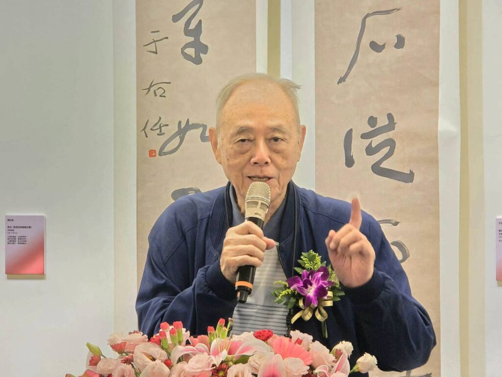 ▲中國書法藝術基金會董事長連勝彥致詞時表示，這次展出作品多元且涵蓋面廣，來自國際書家共襄盛舉，是一次難得一見的文化饗宴。（記者 詹佳綺/攝）
