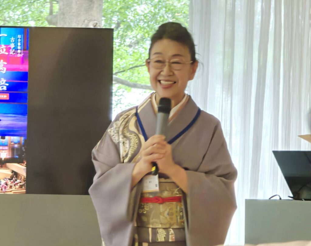 ▲「一粒萬倍」製作委員會理事也是演員的三田義美，陳述了她對此劇演出的經驗，與對劇中角色詮釋的內涵。（記者 辛澎祥/攝）