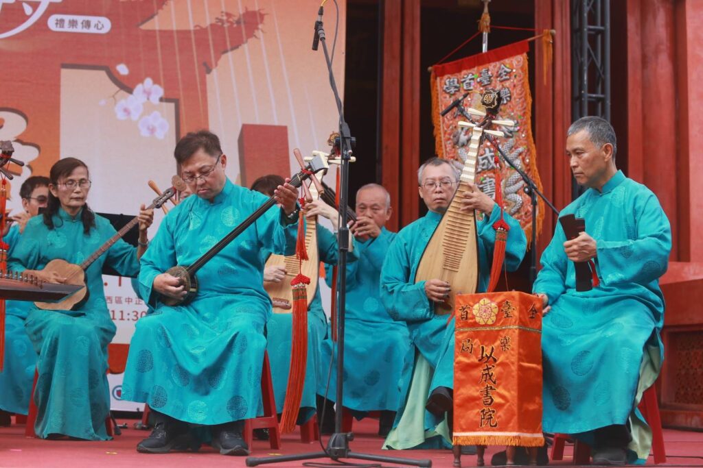 ▲現場南管樂師的演出格外引起關注。(圖/傳藝中心 提供)