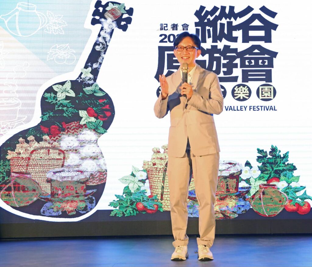 ▲觀光署主任秘書黃易成致詞時表達對部落觀光品牌的重視,期待每年的部落食樂園能更為吸引民眾,再創高峰。(記者 辛澎祥/攝)