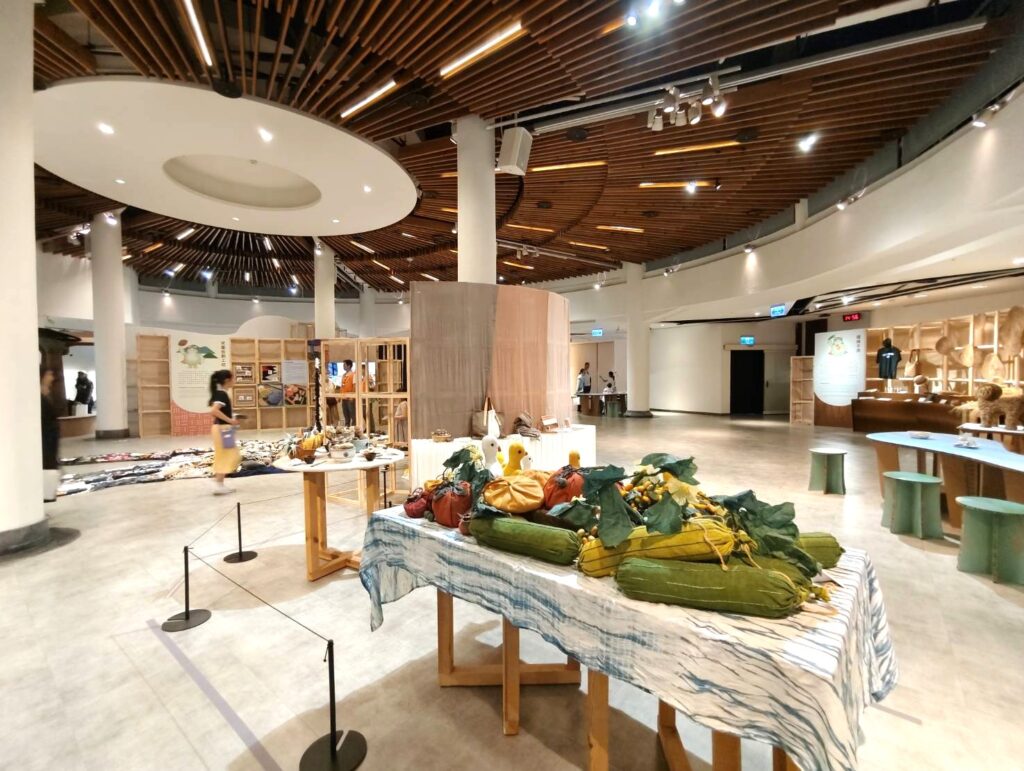 《工藝島—2026兒童永續工藝特展》精選107件作品。（記者 陳安婷/攝）
