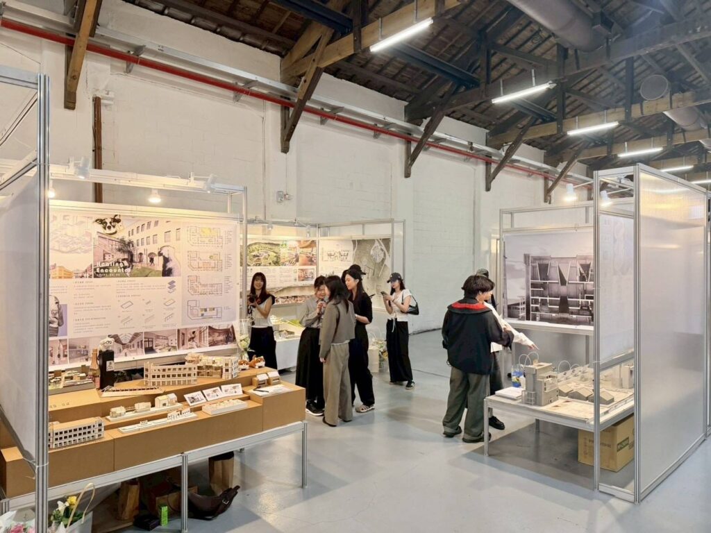 ▲特展豐富的展出內容，吸引年輕學子的興趣與好評。（圖/松山文創園區 提供）