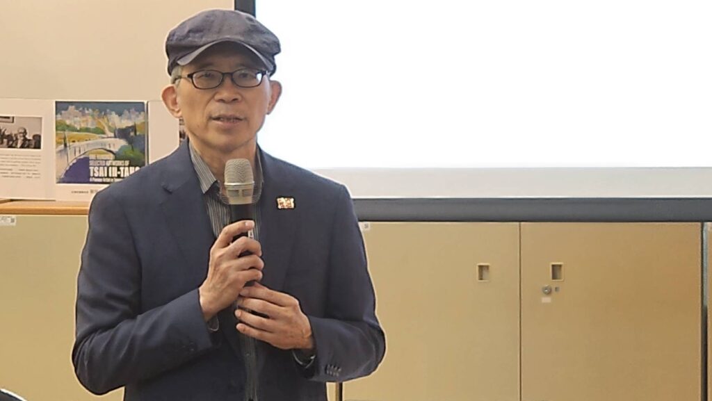 ▲臺灣藝術史研究學會理事長的臺藝大藝政所教授廖新田，在新書發表會上說明出版過程與編製設計分工後所呈現的成果，感覺到是一項重大的文化與智慧工程。（記者 辛澎祥/攝）