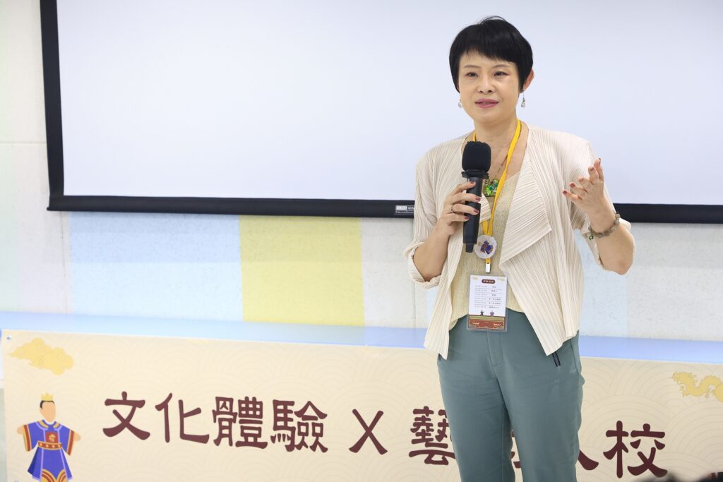 文化部藝術發展司長周雅菁致詞勉勵團隊發展藝教兼具的文化體驗課程。（圖/文化部提供）