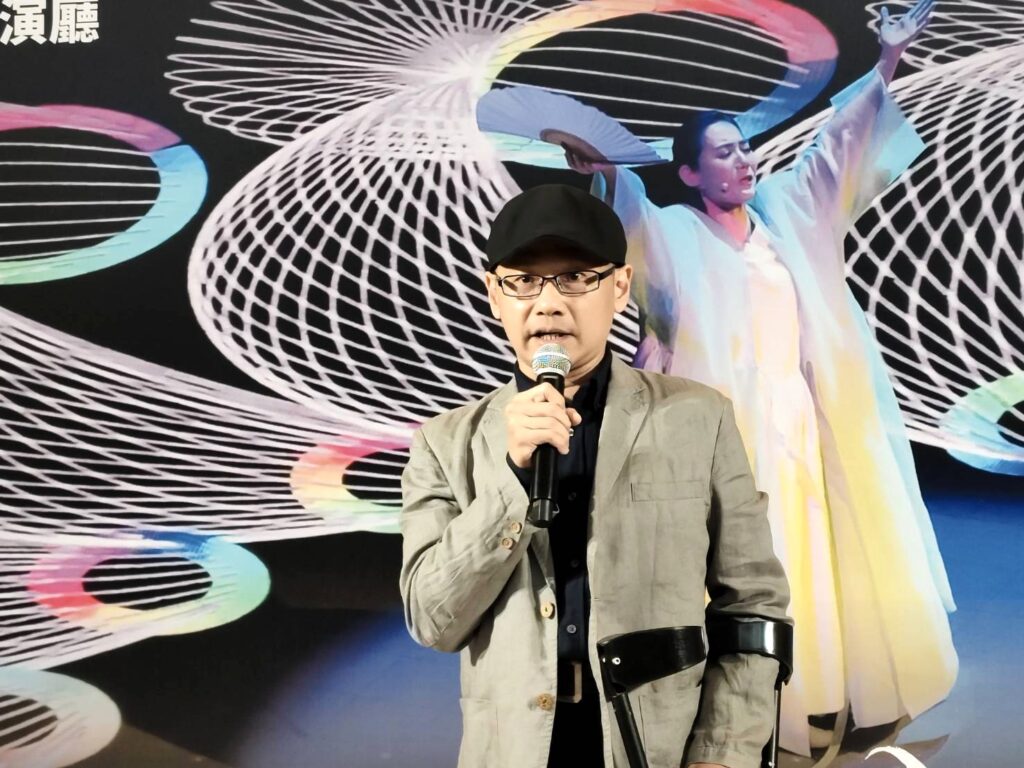 傳藝中心副主任王逸群很開心能介紹這部好作品給觀眾。（記者 陳安婷/攝）
