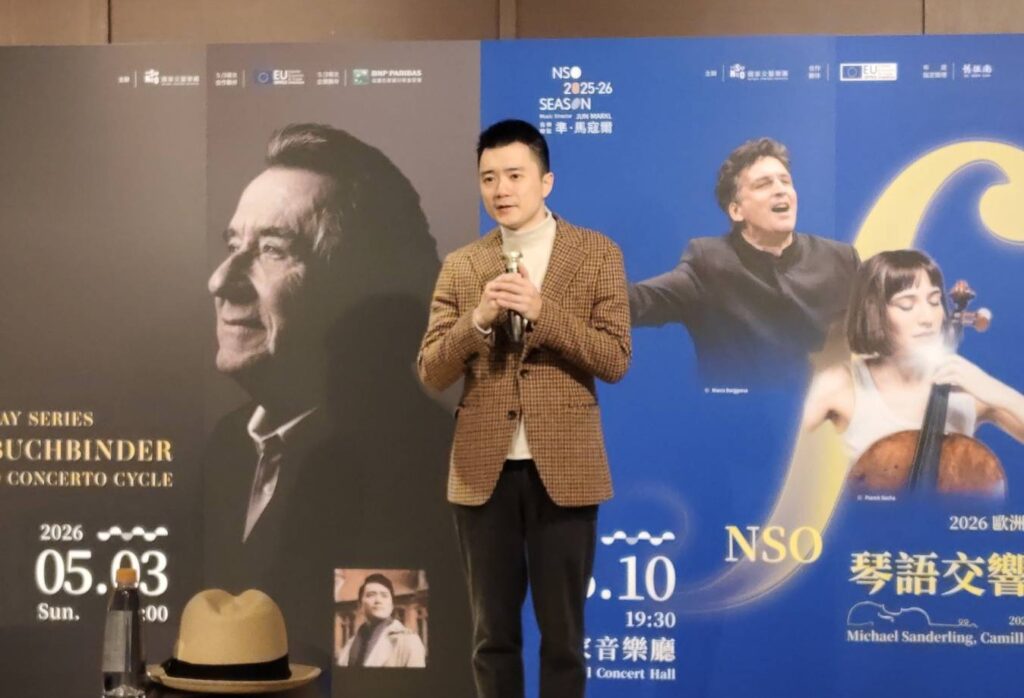 指揮吳曜宇非常期待與鋼琴大師布赫賓德合作。(記者 陳安婷/攝)