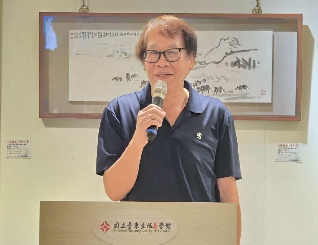 ▲協會理事長辛澎祥表示，能在三地文化交融與藝術交流的層面上進行主題性聯展，所延伸出的聚焦效益是極為可觀的，感謝臺東生活美學館的指導與支持，以及臺東都蘭山畫院林永發院長的大力協助，讓此展順利開展且備受正面評價。（記者 詹佳綺/攝）