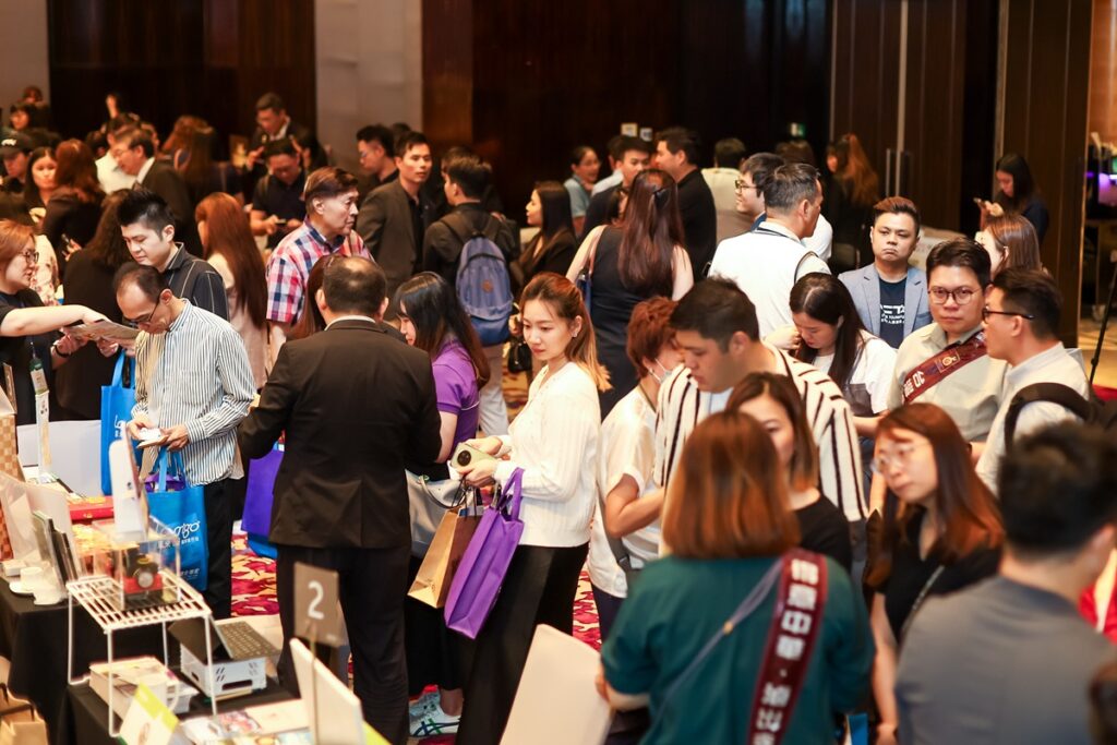 吉隆坡辦理B2B台灣觀光推廣會華人業者場，雙方交流熱絡。（圖/交通部觀光署提供）