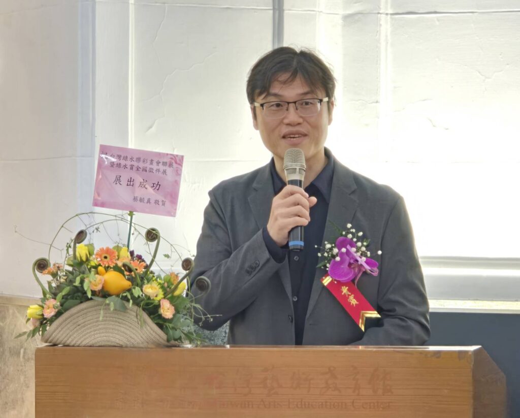 ▲教育部次長朱俊彰指出，膠彩畫的發展歷程有時機與環境的起伏，靠著畫會的堅持與努力，終於呈現出目前豐碩可觀的成果，讓人十分感佩。（記者 詹佳綺/攝）