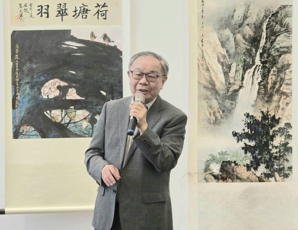 ▲淡江大學中國文學系教授及文錙藝術中心主任張炳煌,認為張進勇教授的藝術風格與創作技法,是當前這個時代最需要的,對張進勇當代藝術學會的展覽活動的推動傳承給予正面的肯定。(記者 詹佳綺/攝)