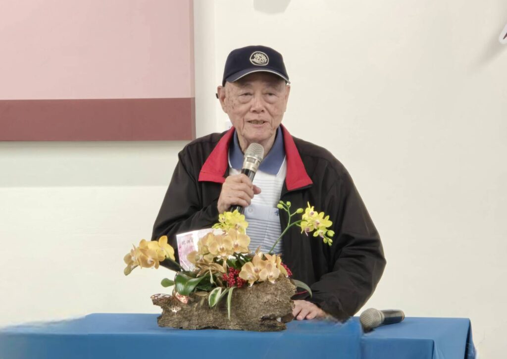 ▲中國書法學會顧問的知名書法家連勝彥大師致詞時表示，謝季芸老師在書壇的成就與風範，可謂德藝雙馨，展出的作品更可見磅礡大器，讓人敬佩。（記者 詹佳綺/攝）