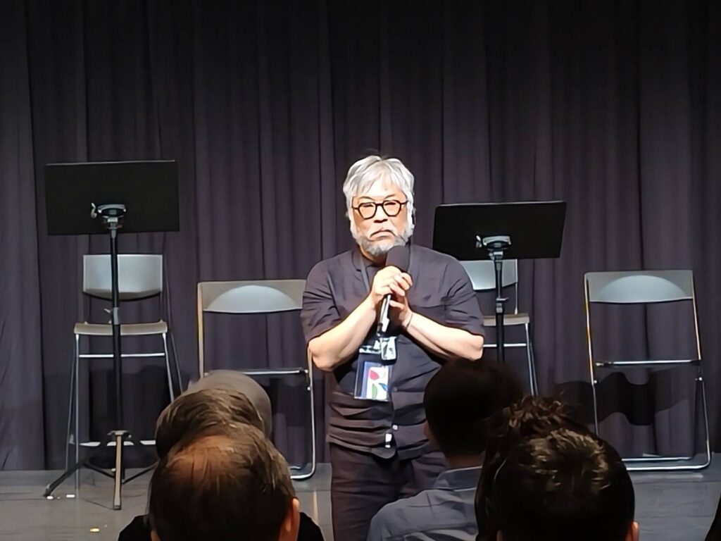 韓國藝術綜合學校導演系系主任 Yoon Hansol 教授致詞 。（記者 陳安婷/攝）