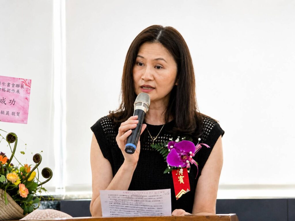 ▲郭雪湖基金會代表林晉如表示，今日出席畫會展覽與綠水賞創作展頒獎活動，對畫會的整合資源與奮力所展現的豐碩成果表達敬意與感動。（記者 詹佳綺/攝）