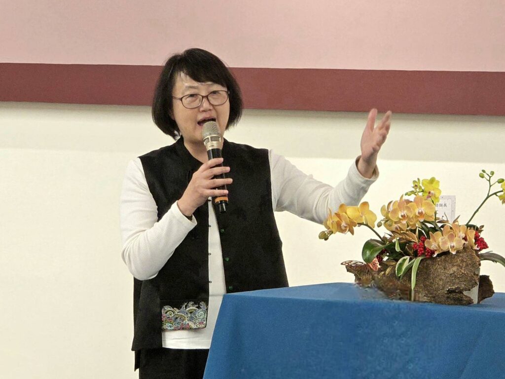 ▲臺灣女書法家學會理事長連瑞芬認為，從臺灣到兩岸再至國際，謝季芸老師當年的折衝與堅持，在許多困境中一路突破與化解，謝老師做為一位領導者的書法家角色，帶領著大家技藝精進永續，開創書壇新的格局。（記者 詹佳綺/攝）