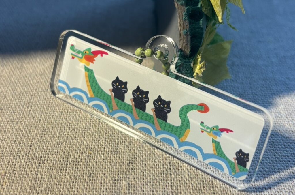 航空城博物館園區推出龍舟造型吊飾。（圖/航空城博物館提供）