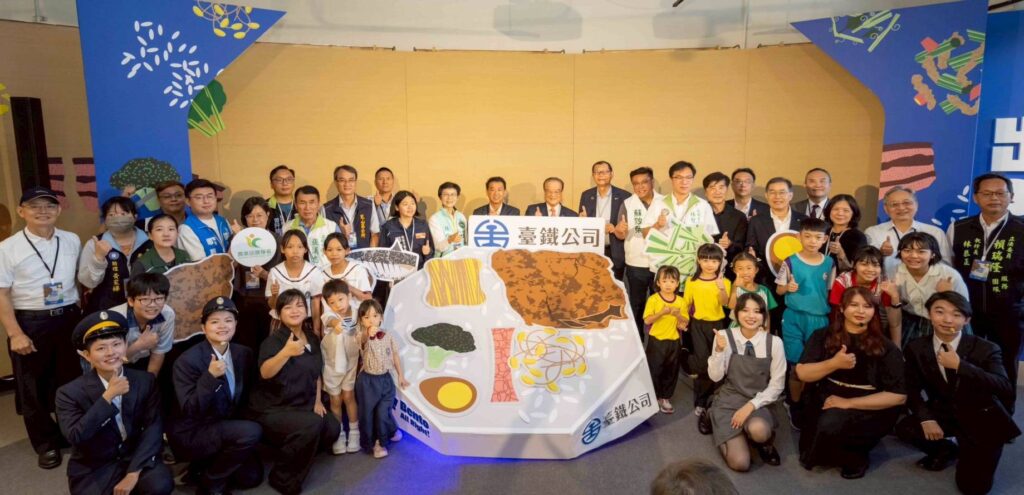 ▲臺鐡便當體驗店進駐鳳山車展站收到民眾的熱烈歡迎。(圖/臺鐡公司 提供)