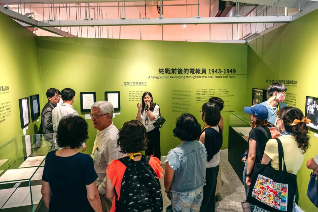 鐵道詩人錦連特展：從《守夜的壁虎》到『吝嗇的蜘蛛』展期自6月23日起至12月13日止，歡迎大家蒞臨感受鐵道與文學交織出的鋼鐵柔情。（圖/國家鐵道博物館籌備處提供）