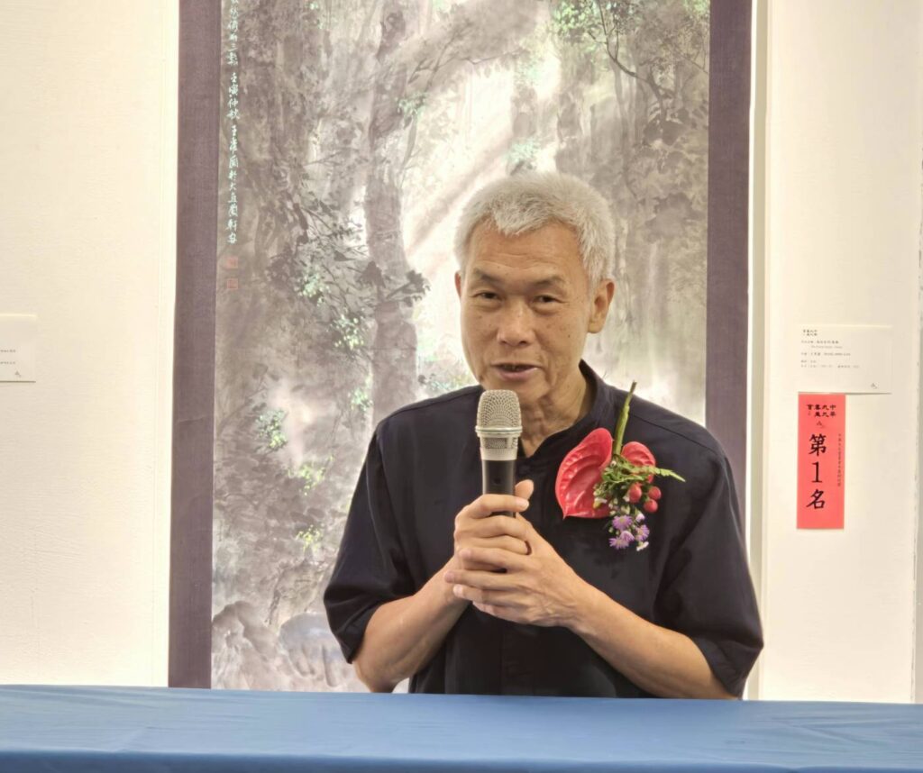 ▲臺藝大書畫藝術學系前主任林錦濤教授致詞時表示，他十分推崇涂璨琳老師在堅守傳統勇於創新的藝術創作精神，將中華九九書畫會帶入一個新的發展領域。（記者 詹佳綺/攝）