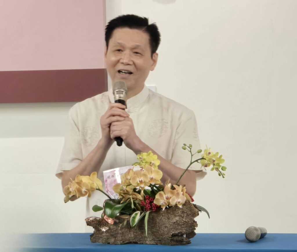 ▲中國書法學會理事長陳銘鏡強調，謝季芸與連勝彥兩位書壇前輩，並先後擔任過中國書法學會理事長，讓他有幸站在兩位巨人的肩膀上奮力承擔，是此生最大的福份。（記者 詹佳綺/攝）