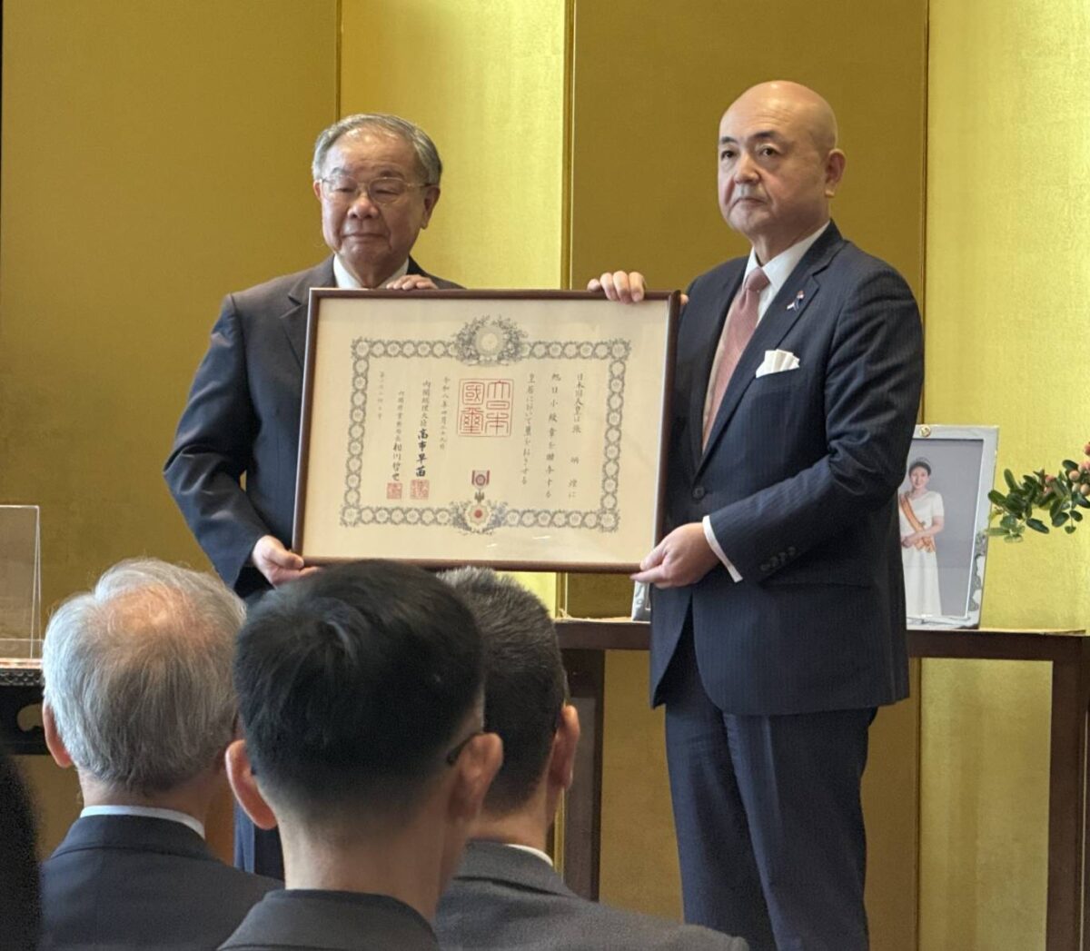 翰墨文化情誼  臺日書藝濃郁  書法家張炳煌榮獲日本政府頒授旭日勳章  臺灣書壇第一人  非凡貢獻實至名歸