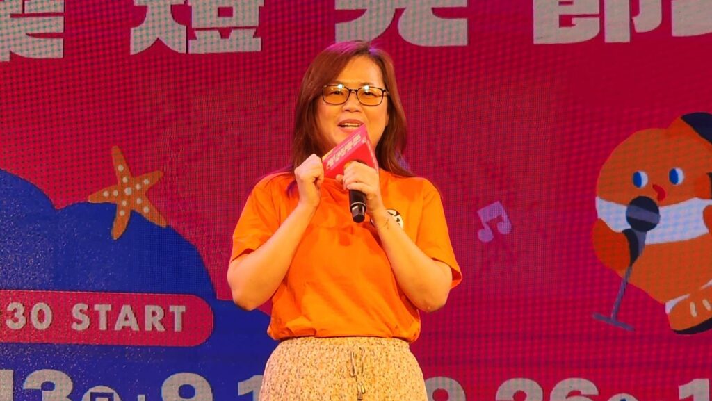 ▲澎湖縣政府旅遊處副處長劉美凡致詞時表達澎湖馬公是全台灣最適合旅遊的城市,到澎湖參加追風音樂燈光節正是時候。(記者 辛澎祥/攝)