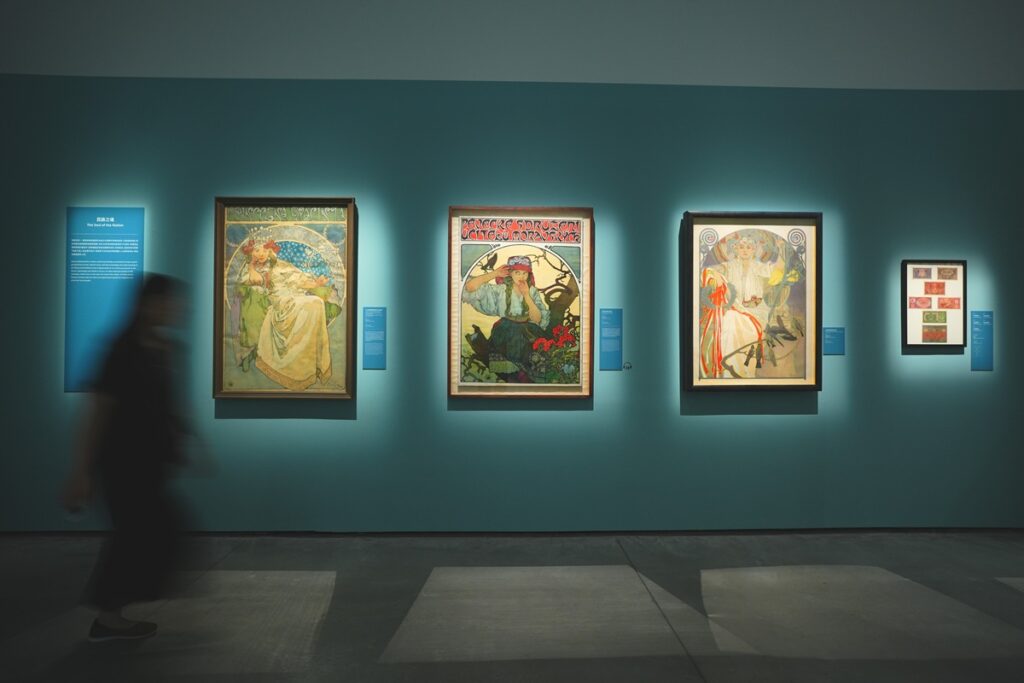 慕夏百年經典特展-愛國者子題展區。(圖/文化部提供)