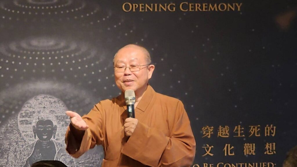 ▲佛光山副住持釋慧開法師表示,生命是連續的,在死亡的輪迴中死亡是不可怕的。(記者 辛澎祥/攝)
