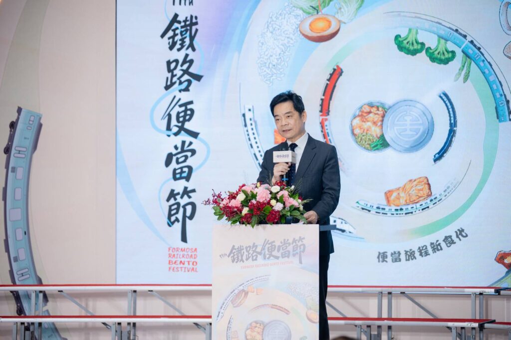 ▲交通部次長伍勝國對每年臺鐡公司所主辦的鐡路便當節印象深刻，今年規模與質量更加擴大豐富，值得加入嚐鮮隊伍當中。（記者 辛澎祥/攝）