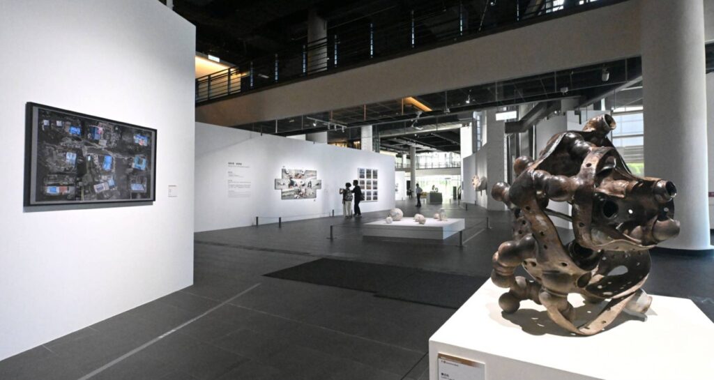 ▲在全國美術展展區中所展出的作品,受到民眾的聆賞與青睞。(圖/國美館 提供)
