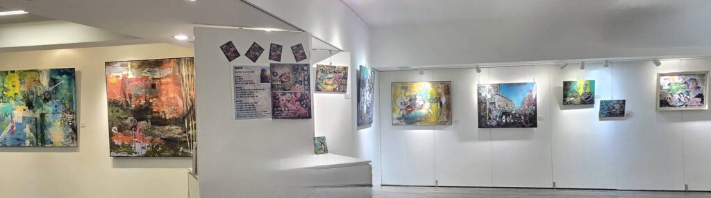 ▲於大岡藝術中心所展出的「簡郁雯創作展」，呈現簡郁雯近年來在臺美兩地的創作，將帶給觀者不同的視覺體驗，格外受到期待。（記者 詹佳綺/攝）