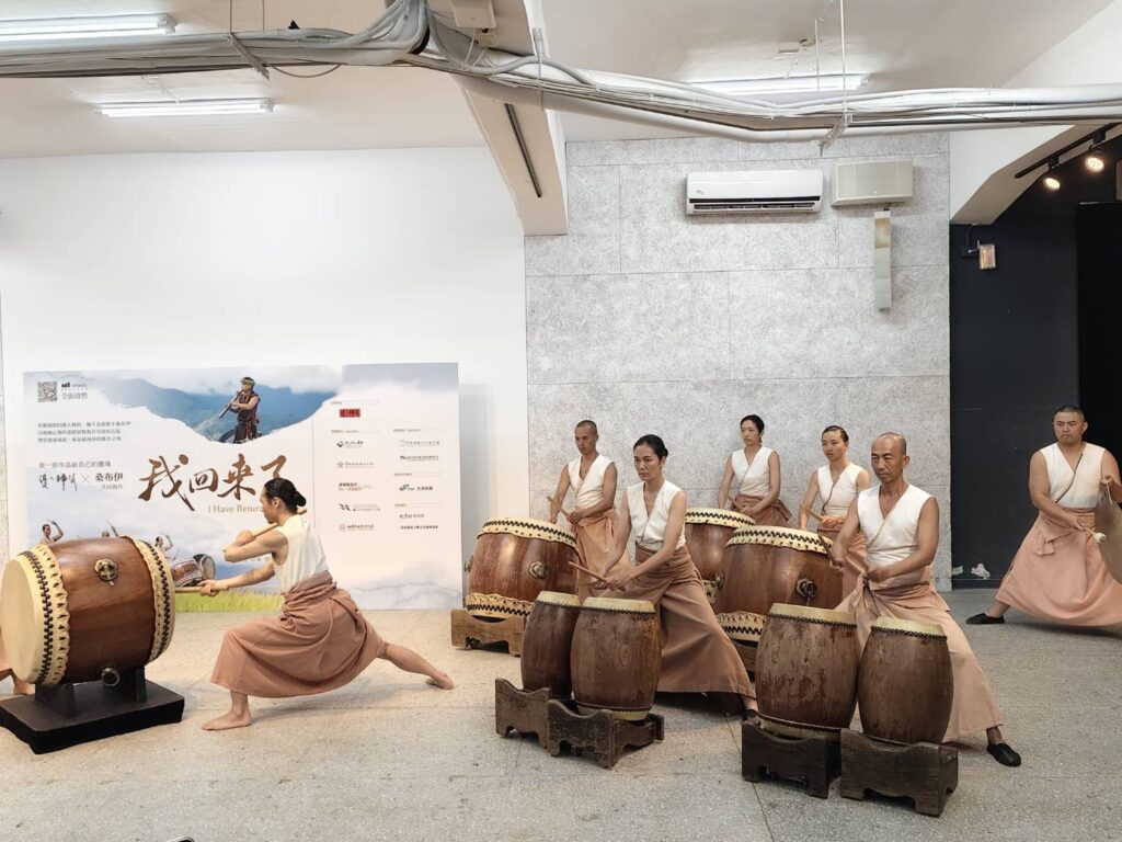 優人神鼓不僅秉持「道藝合一」精神，亦開展具神話性與儀式感的劇場表現。（記者 陳安婷/攝）