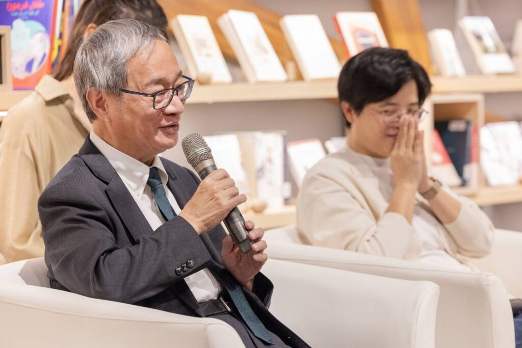 ▲文化部長李遠(左)在座談會上暢談臺灣文學國際交流合作的重要性與正面意義。(圖/文化部 提供)