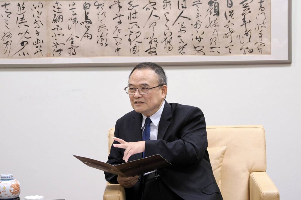 ▲故宮院長蕭宗煌說明與政治大學簽署合作備忘錄的正面意義。(圖/故宮 提供)