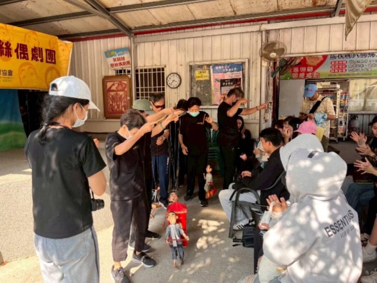 不只翻譯語言  更轉譯文化  嘉義六腳青年壯遊點用懸絲偶搭起文化對話