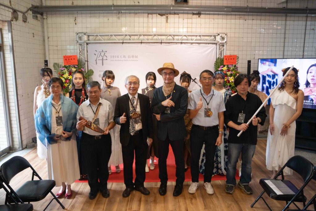 ▲與會工藝界人士開幕式上合影留念。(圖/文資局 提供)