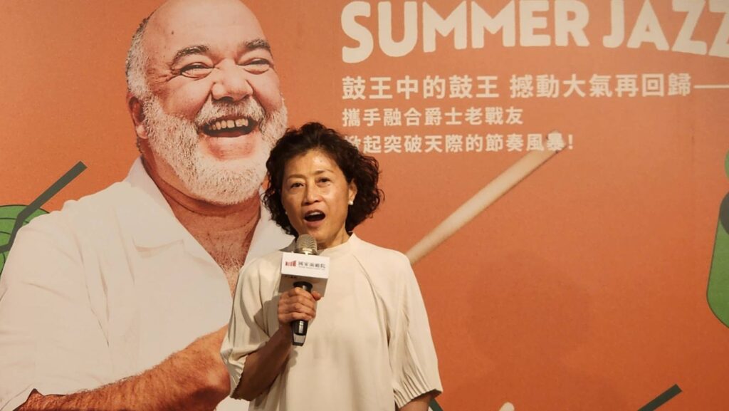 ▲兩廳院總監邱媛致詞時表達對彼得厄斯金音樂成就上的推崇。（記者 辛澎祥/攝）