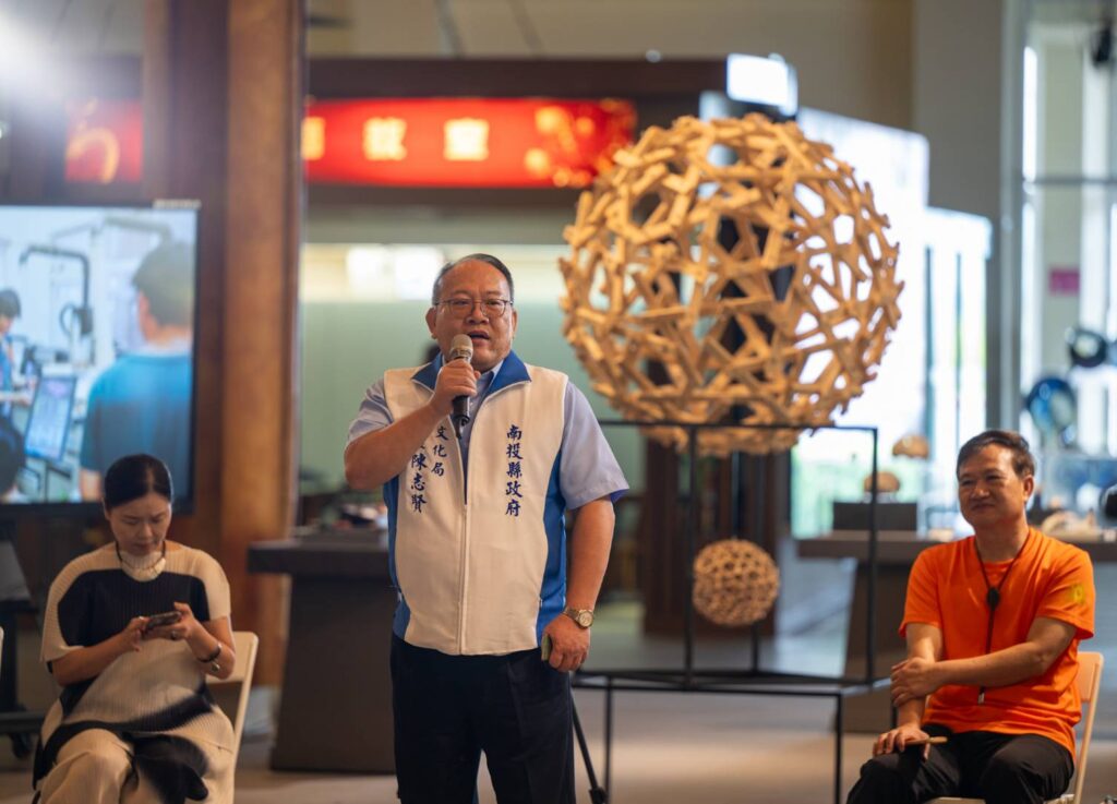 ▲南投縣政府文化局局長陳志賢致詞時表示,工藝中心在工藝人才培訓過程中扮演即具關鍵性的角色。(圖/工藝中心 提供)