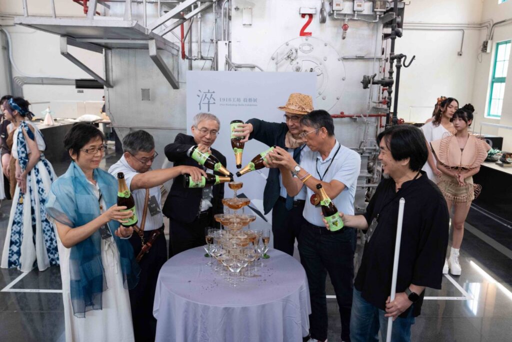 ▲受邀工藝家出席開幕式活動,場面熱烈。(圖/文資局 提供)