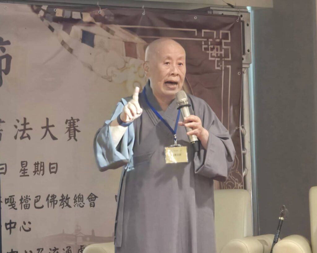 ▲覺風佛教藝術文化基金會董事長寬謙法師,從佛教建築的空間思維來見諸文化價值,極具發人深省的效應。(記者 詹佳綺/攝)