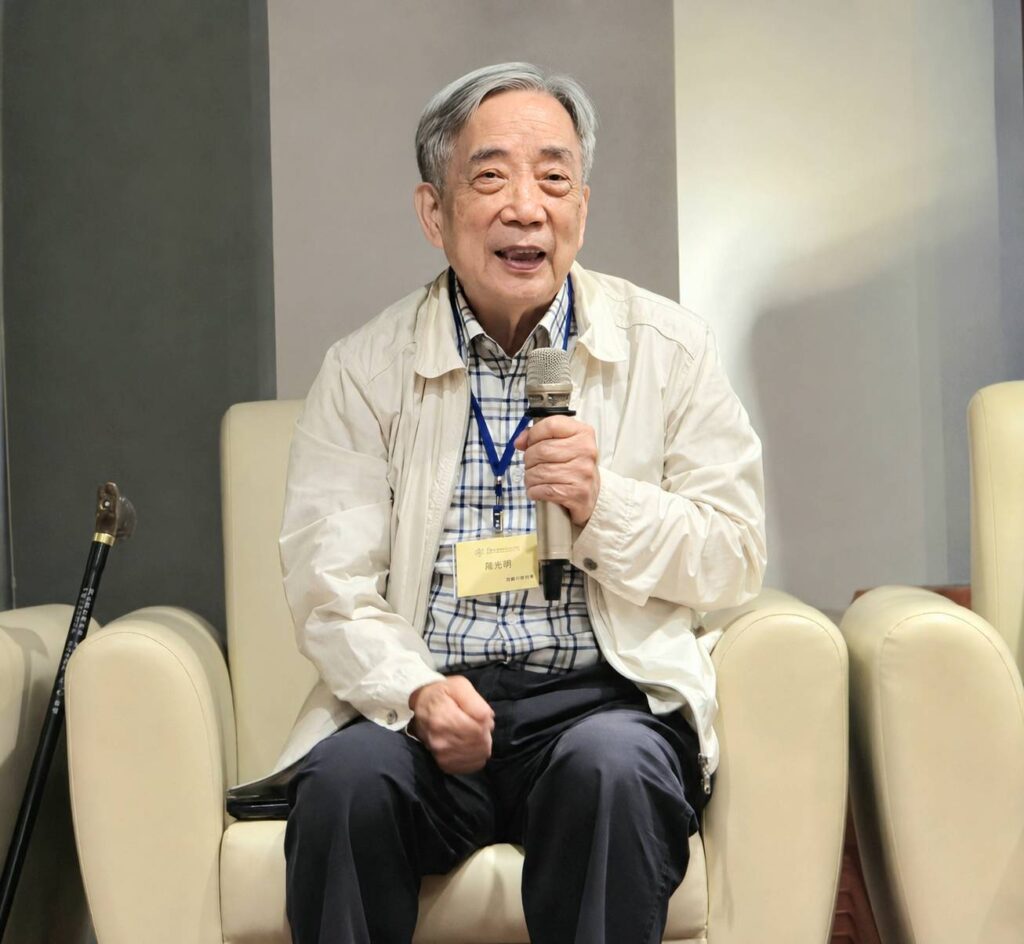 ▲前臺藝大校長黃光男提出AI與藝術相融的觀點,對傳統書畫的科技導引,有不同的認知與見解,令人耳目一新。(記者 詹佳綺/攝)