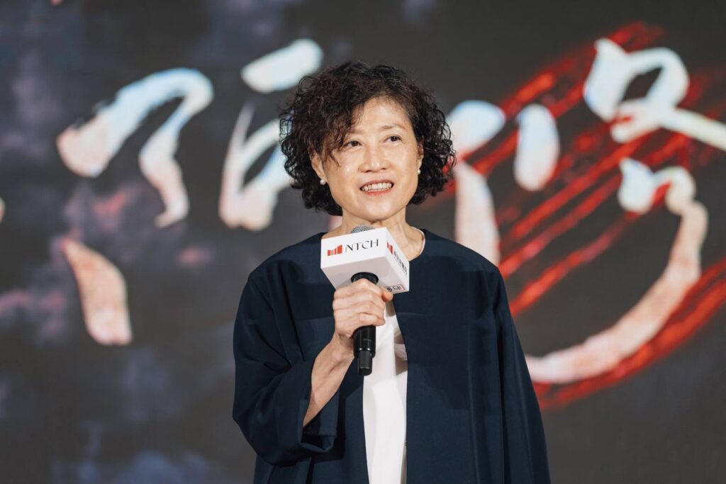 ▲兩廳院總監邱媛在發佈會上說明與明華園合作的正面意義。(圖/明華園 提供)