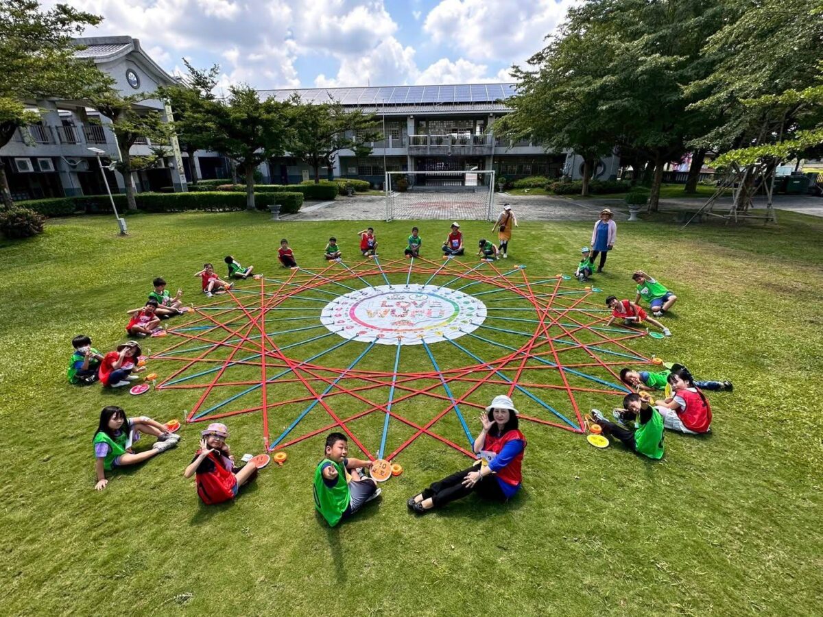 工藝入校走進暑期校園  工藝中心攜手學校深化工藝教育  扎根從在地出發  讓孩子從實作中培養美感與創造力