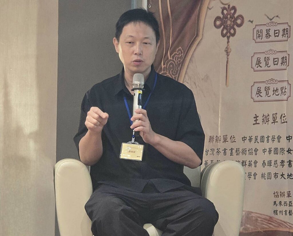▲耐能智慧董事長劉峻誠說明了科技化產業發展與AI潮流下,許多應用實務面走向趨於成熟,藝術與科技融合態勢也是必然的。(記者 詹佳綺/攝)