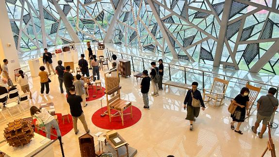 「作·木工|用·生活——實作/始用・魯班學堂師生暨永興家具聯展」,歡迎民眾前往台江藝廊3樓參觀。(圖/臺南文化局提供)